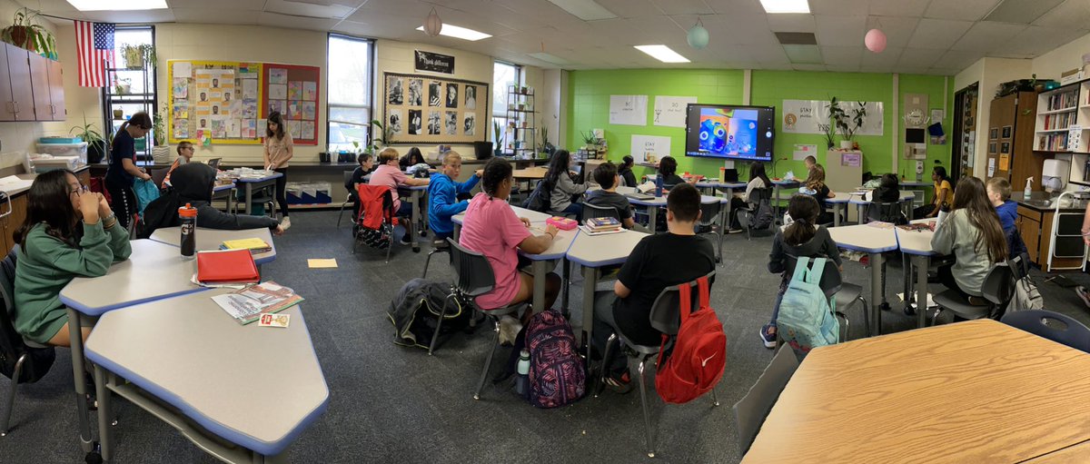 vandesampel77's tweet image. We had a #GuestReader this afternoon from @MsBartuch to  3rd grade class… #BraveStudent
Did a great job and shared an awesome book about #EarthDay @HanoverHuskies