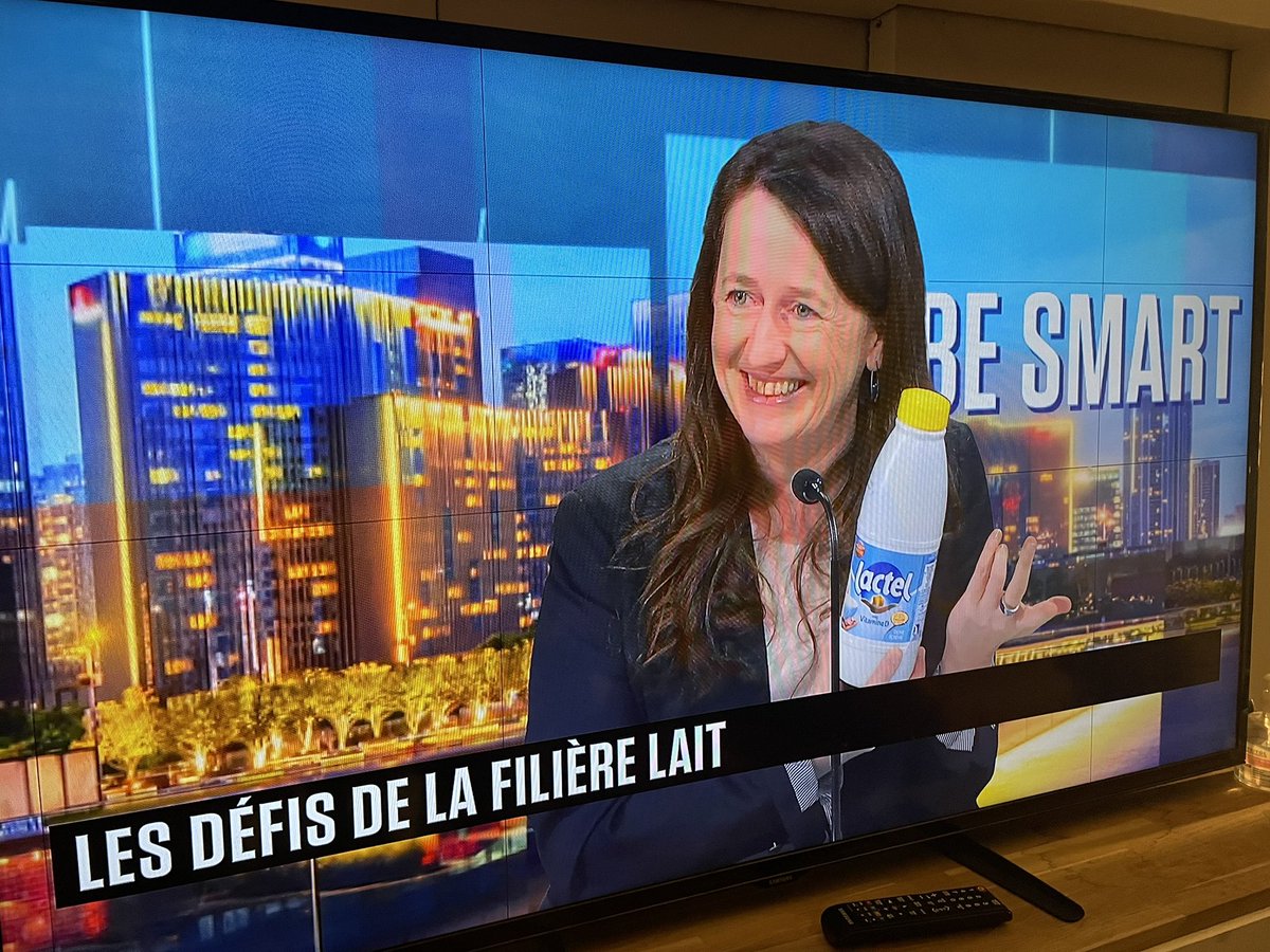 FHCOM's tweet photo. Anne Charlès-Pinault directrice générale de #LACTEL le leader français du #lait  invité de @aplaneix  sur @B_SMART_TV #recyclait #produitslaitiers  🥛 https://t.co/BPzpth9v7A