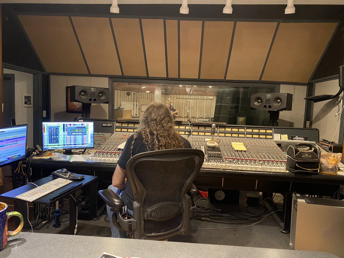brettpmusic's tweet photo. Studio day. https://t.co/kfbYS9iEOr
