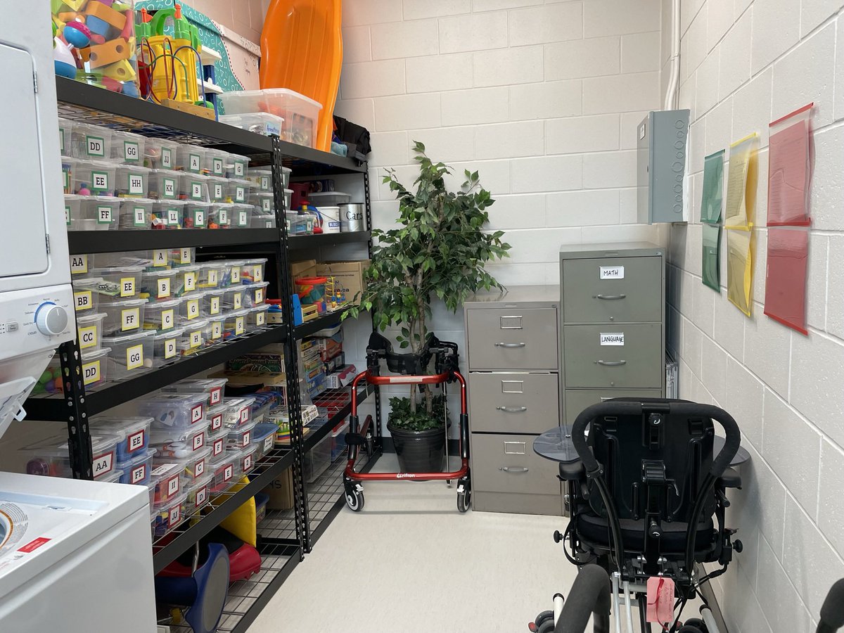 MsWillettR's tweet image. Inspired by a photo of @KidsAbility &amp;amp; their #StorageRoom, my amazing EAs &amp;amp; I have organized our #TaskBins, #LearningTools, &amp;amp; #FileFolderGames! 
For those wondering about the bins:
🟢Math
🟡Literacy
🔴Life Skills
AA = easy
A = medium 
1 = hard
@oakwrdsb #SpecialEducation