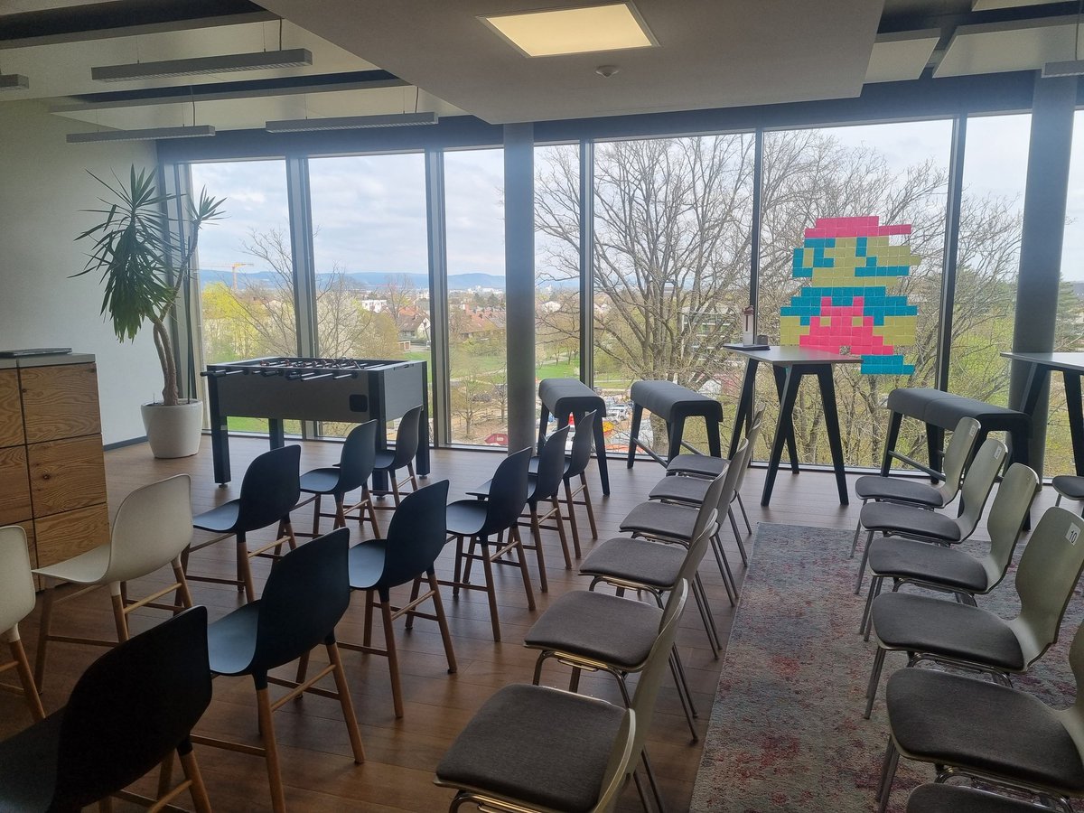 Marioooooo van post-its. Vind ik leuk. #kantoor