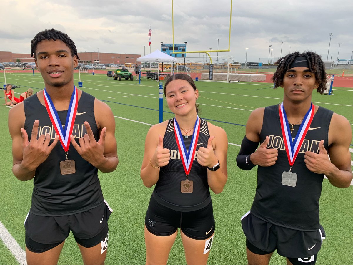 Great Area Meet yesterday evening, placing 2nd in the 300h to advance to Regionals! <a href="/JordanXCTF/">Jordan XC-Track</a> <a href="/MrCoachAllen/">Mabry Allen</a> <a href="/NickAnthony32/">Nick Anthony</a> <a href="/flashflood32/">Tom Flood</a> <a href="/DavidBurnett02/">David Burnett</a> <a href="/WillMBlackburn/">Will Blackburn</a>