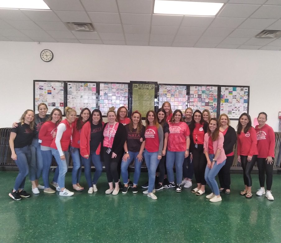 nbteachersassoc's tweet photo. #NBTA goes #redforpubliced🍎 https://t.co/JqcwzvPRTX