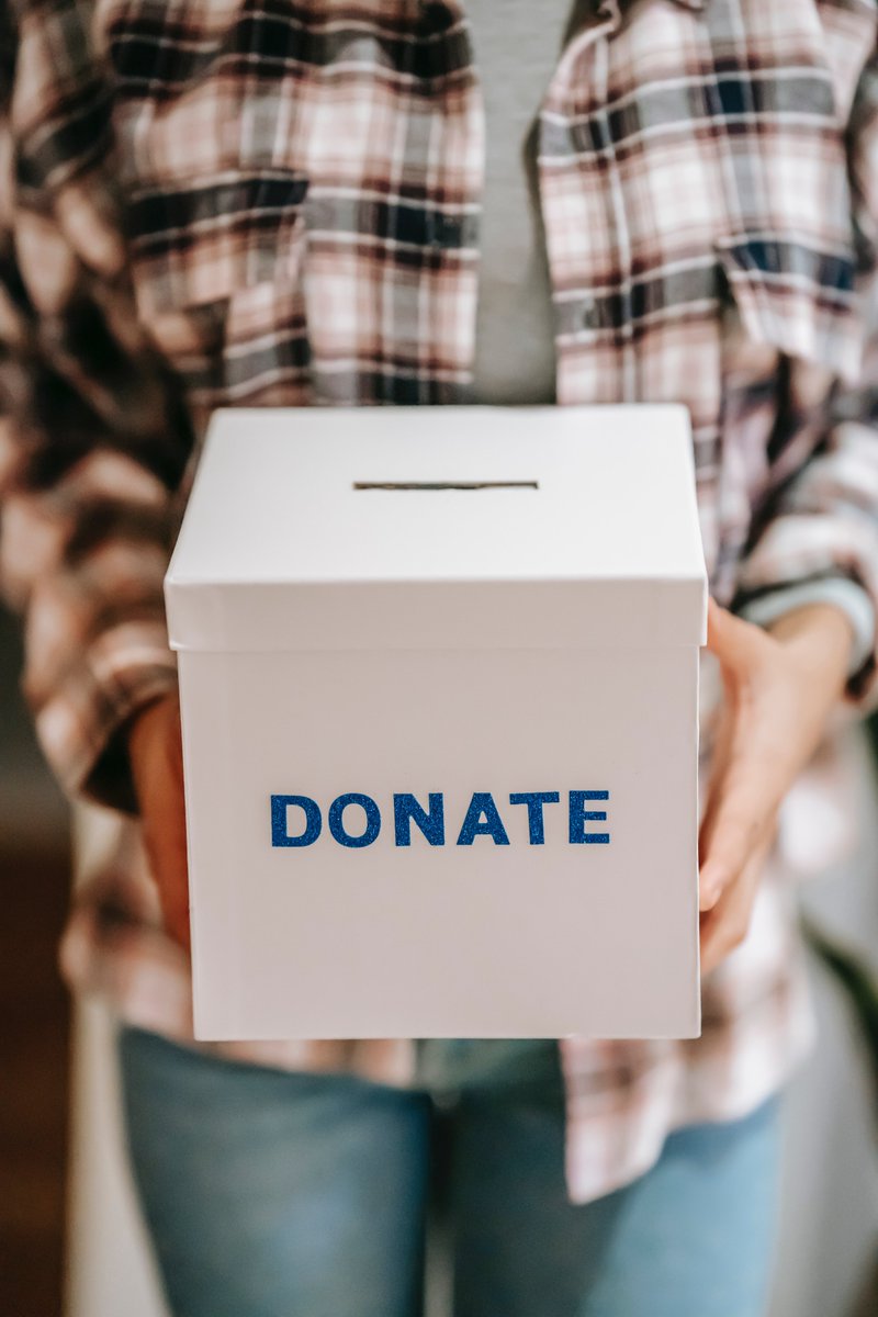 NACSCCRRC's tweet photo. Charitable giving and local sponsorships help c-stores establish engagement with customers who are just beginning their sustainability journey. Find other engagement strategies in our report: https://t.co/GlxXVtWXu7 https://t.co/JSgvwFZDPC
