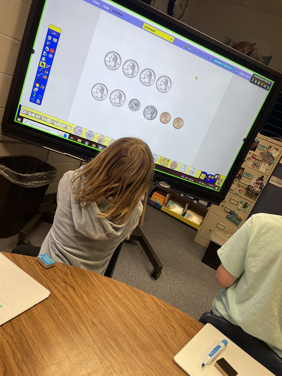 Counting money in 2nd grade Math WIN <a href="/Promethean/">Promethean</a> @activinspire #mepoclassroom #mepotech
