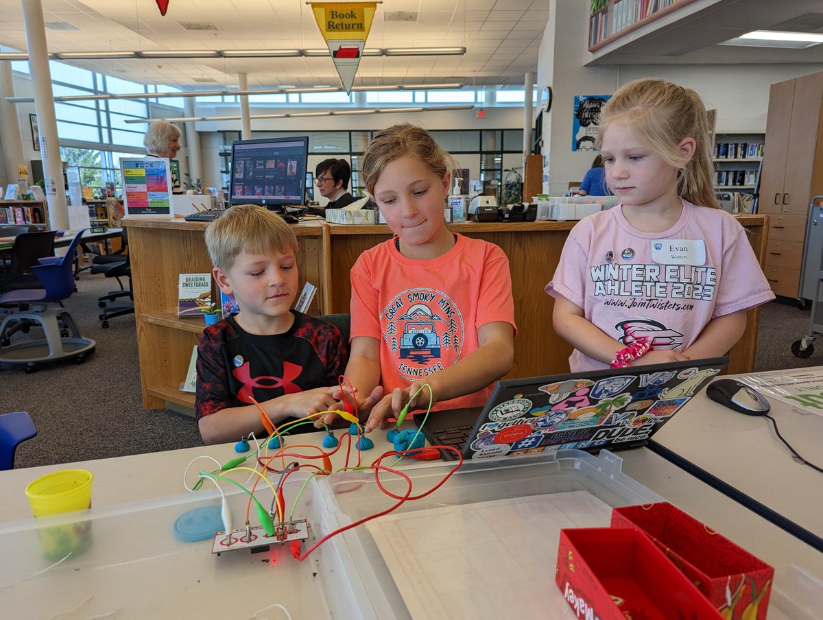MonicaTolva's tweet photo. π A crop of future readers and makers (and maybe Cougars?) came today for #BringYourChildToWorkDay. We had such fun sharing our LMC's #VHMakeIt activities with them. @District128 @D128Union @DebbieBeagleEdD https://t.co/Md7JTJ2uK0
