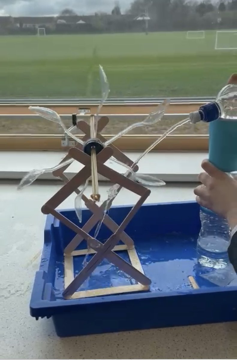 BBSScience1's tweet photo. Recent investigations in Science….Miss Phillips and her 8YP hydropower’s project and Mrs Hawkins and her Y7 group exploring flower anatomy #wearebbs #curiosity https://t.co/9LGmAacy9c