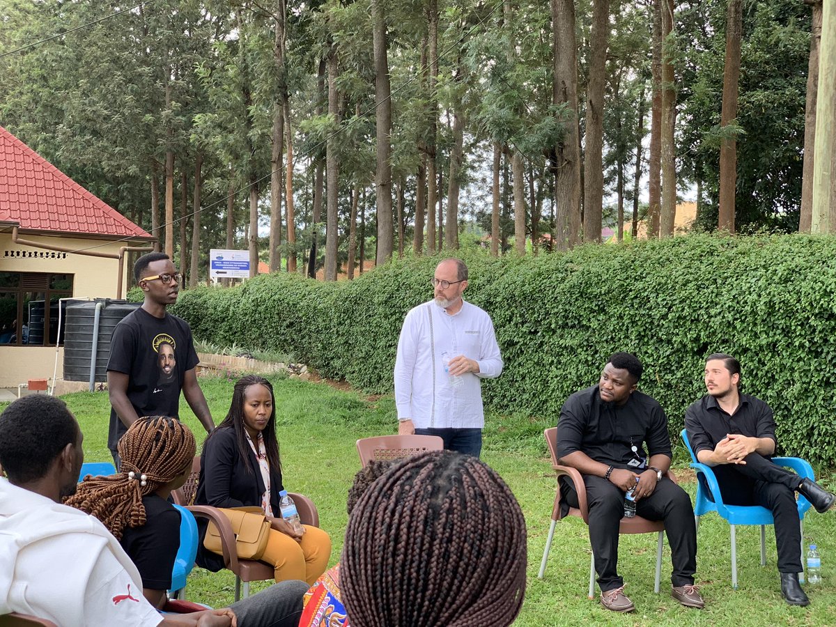 Our_Past_In's tweet photo. Today we Joined @TekExperts_RW and visited the Aheza healing center we met a group of Genocide survivors families, listened to their testimonies and reconstruction journey and this group delivered a message of hope and donated some home basic needs to these families. 

#Kwibuka29 https://t.co/z2vp7FWj9x
