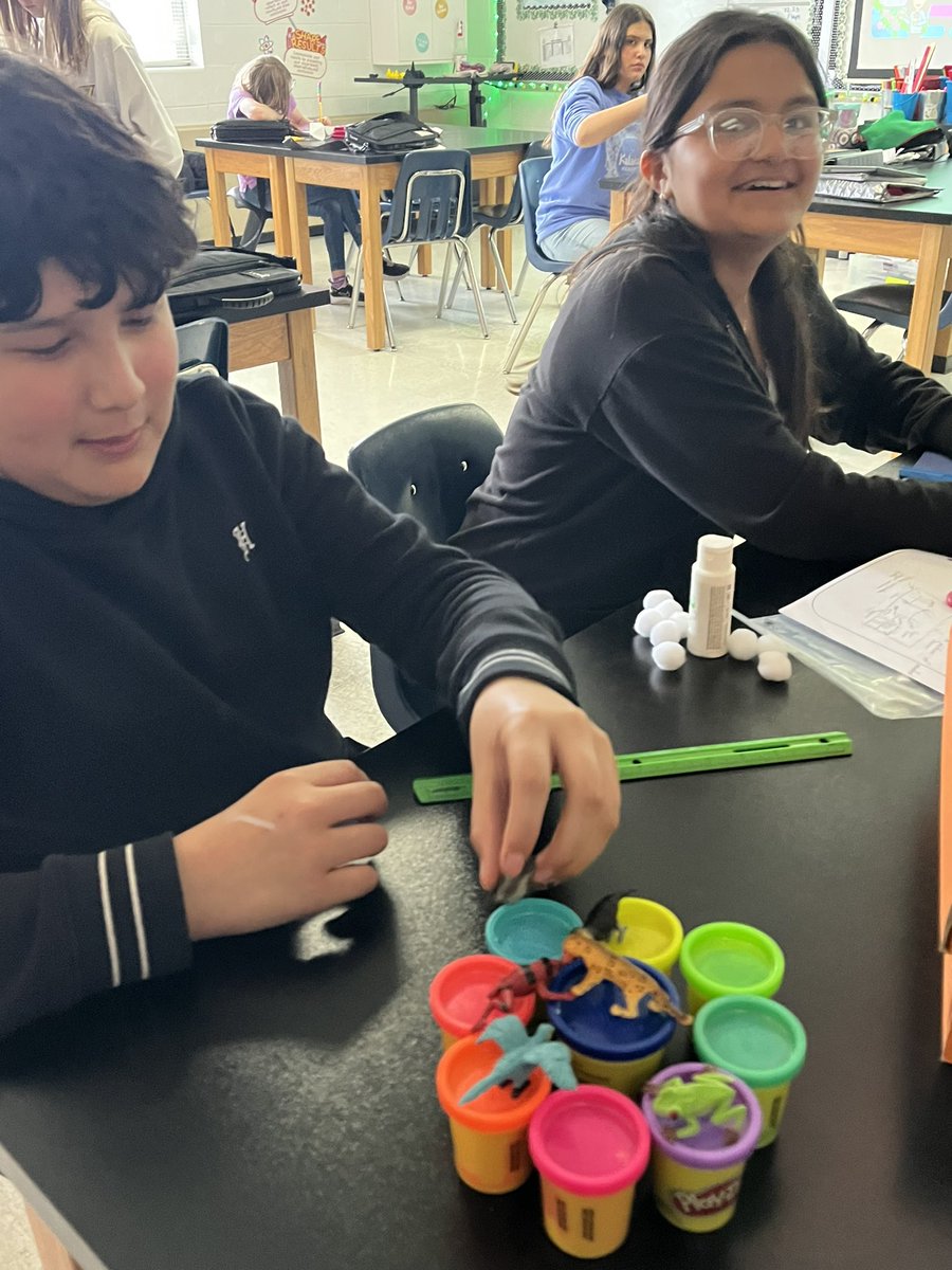 Educa8thruFun's tweet photo. Creativity…Activated
and
Greatness… Loading!
Sixth grade science students are hard at work creating their Climate Zone projects!
#harvardcusd50 #harvardrising #cusd50 #hjh #harvardjrhigh #sixthgrade #science #climatezones @HarvardJrHigh https://t.co/Mtw4bGvaGK