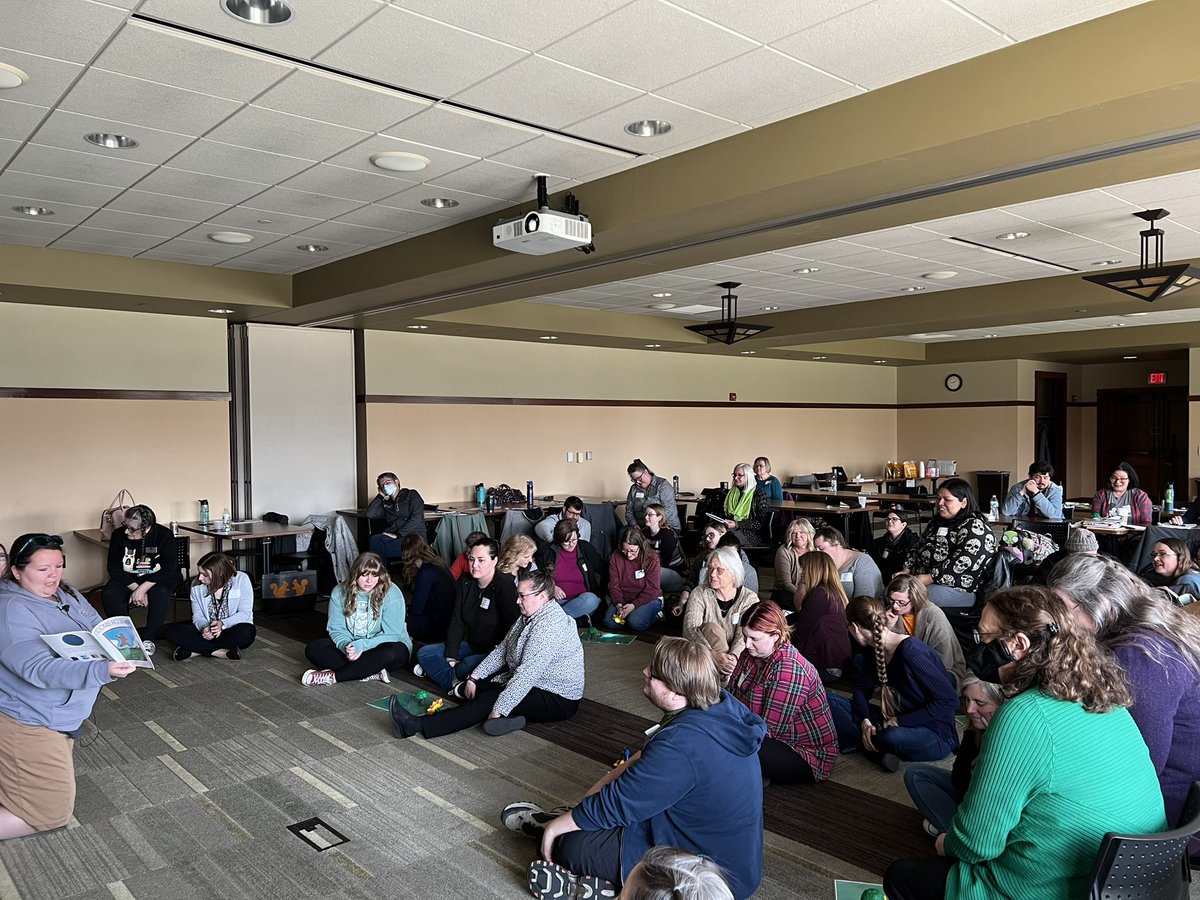 LibraryofMich's tweet photo. Thanks to @spacescienceins for our Solar Eclipse Activities for Libraries (SEAL) trainings in Michigan this week! We even had an amazing look at the Sun. #STEMinLibraries #SolarEclipse ๐ https://t.co/pkgOxBzmaH