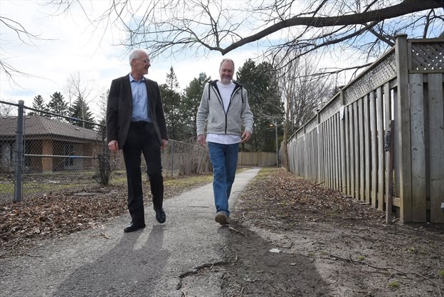 YorkRegion's tweet image. Well-used walkway in Unionville faces imminent closure due to development. #Unionville #development #walking yorkregion.com/news/well-used…