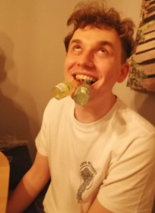 Der gute <a href="/LeckerLetscho/">Letscho</a> hat sein Video, welches scheinbar von <a href="/Nestfloh/">Die heilige Säule</a> höchstpersönlich geschnitten wurde, hochgeladen.
youtube.com/watch?v=YDpswL…

Guckt euch aber bitte einmal diesen Goldjungen an, da kann man über die Verspätung doch nicht sauer sein 🥰