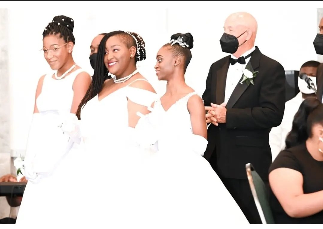 DawnBaldwinGib1's tweet photo. P.A.C.E hosted a phenomenal Scholar-Debutante and Academic Awards Ball last year. We have another amazing celebration of educational excellence planned for the P.A.C.E Coronation and Academic Awards Celebration #PACEForward #educationalexcellence https://t.co/F7OUvYI7OL