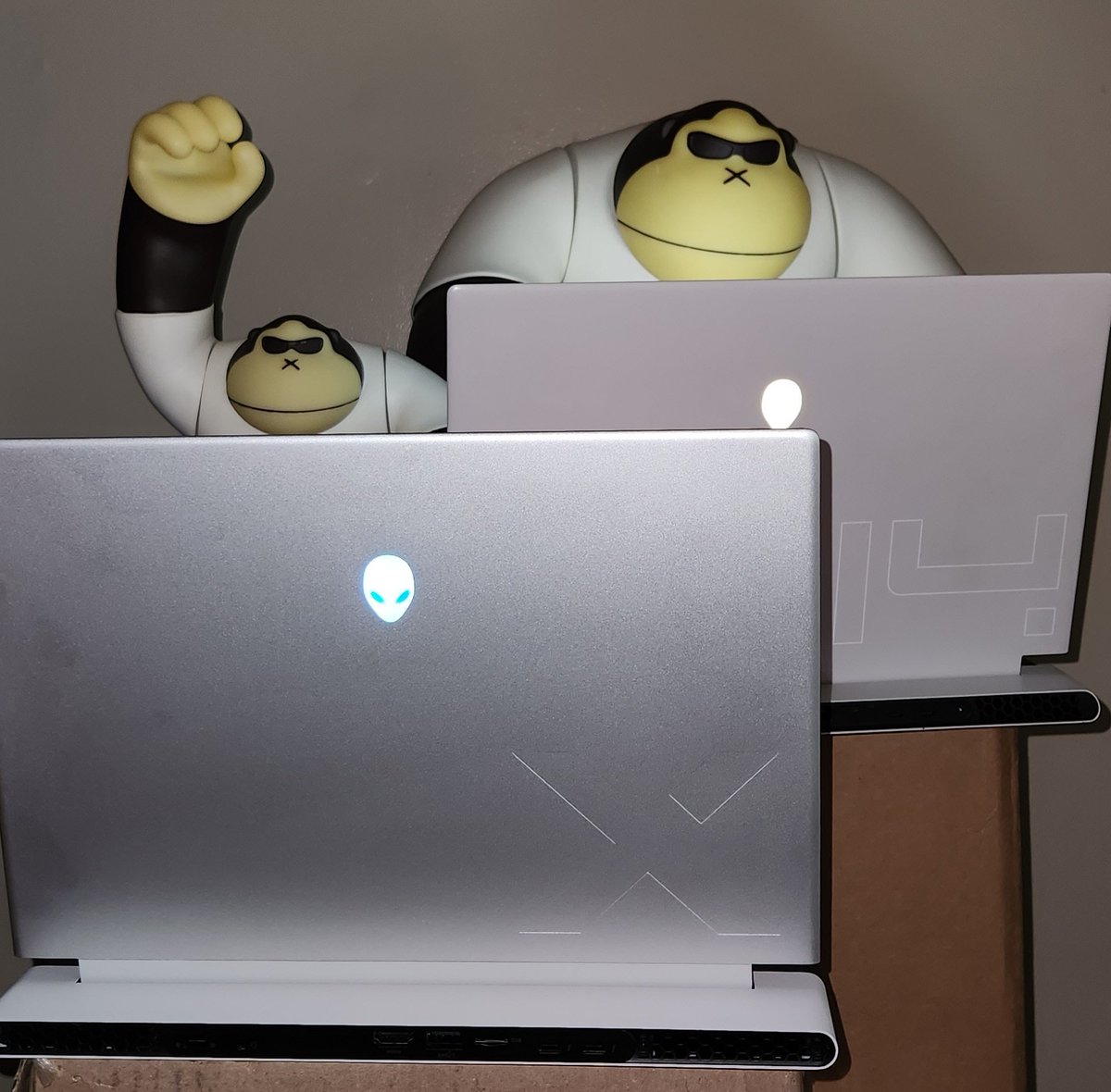 DjSWOOSHnj's tweet photo. Glad I Have Amazing DJ Interns ๐๐พ๐๐๐พ
This Weekend is Going to Be Amazing ๐ต๐ถ๐ต๐ถ
Thank You @Alienware ๐ฝ๐ฝ
#djswooshapproved #djswooshnj #Alienware #Alienwarex14 #alienwareX14r2 #djlaptop #loyalty #worketic #biggestfan #teamplayer #trendsetter #Jerseyshore https://t.co/l1ZQAWOxS8