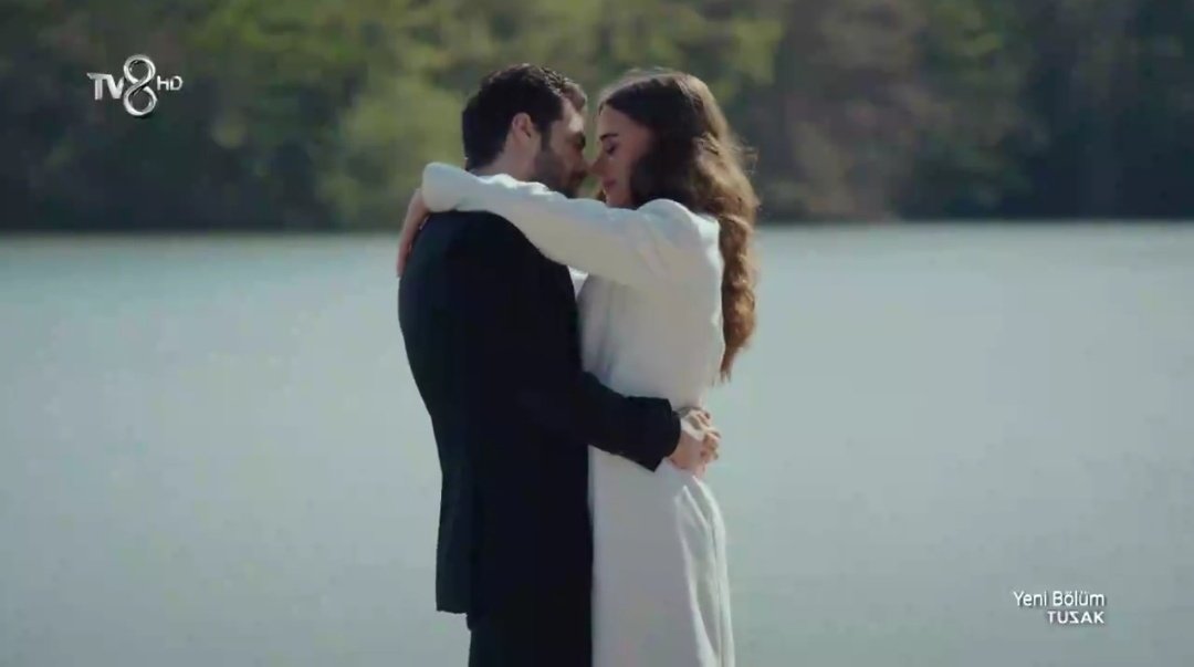 Umut ve Ceren hep mutlu olun. Biz sizi hep böyle sıkı sıkıya sarılırken hatırlayalım. Çok sevdik sizleri.. #Tuzak #UmRen 💙