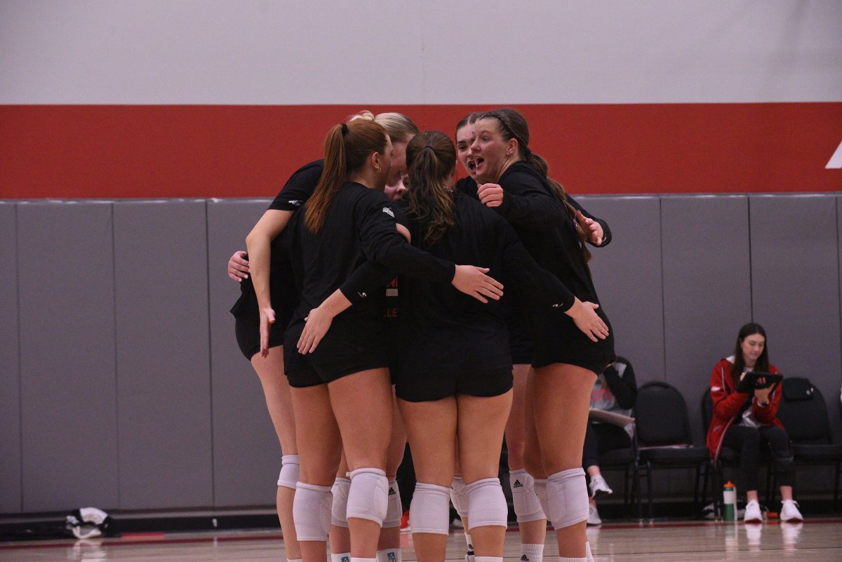 South Dakota Volleyball tweet media