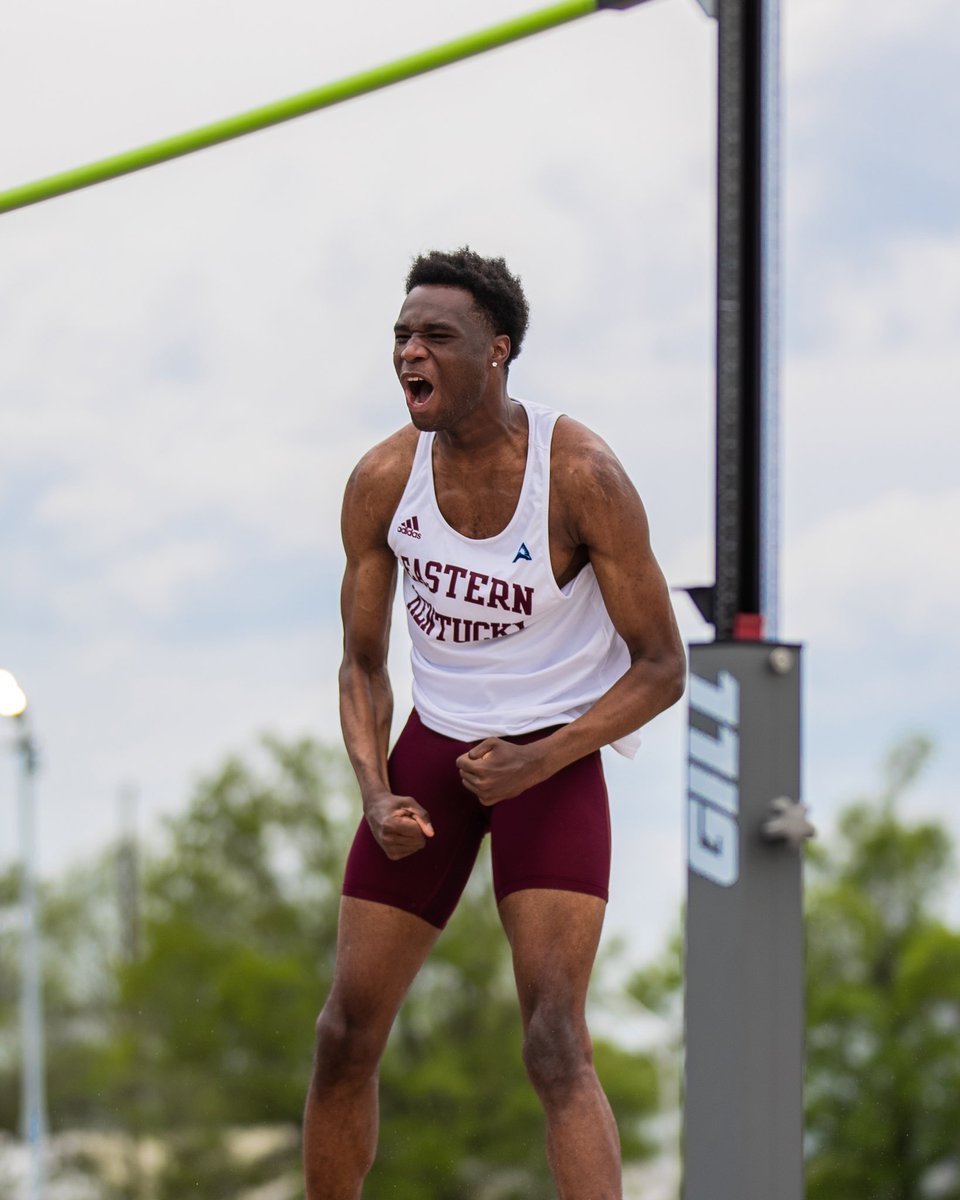 Joshua Moore won the men’s high jump (2.10m) at the Rick Erdmann Twilight! Teammate <a href="/clutch__j/">John Ukomadu</a> finished in second place (2.06m) 🔥

#GoBigE