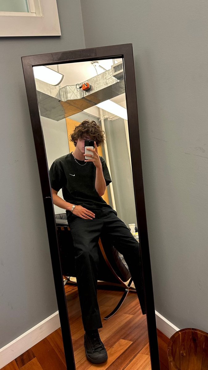 this is the most fuck boy he's ever been i'm gonna pass out