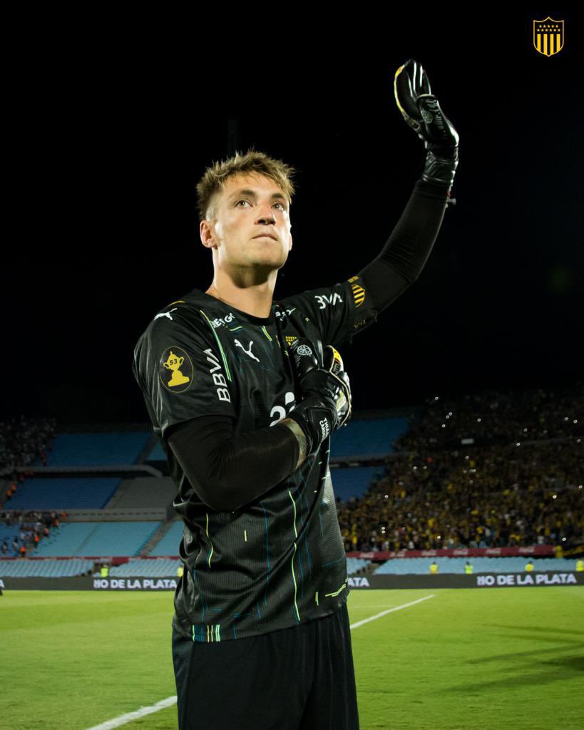 ¡Arriba capitán! 🧤©️

Yo no me olvido lo que has pasado y el amor que le tenes a los colores.