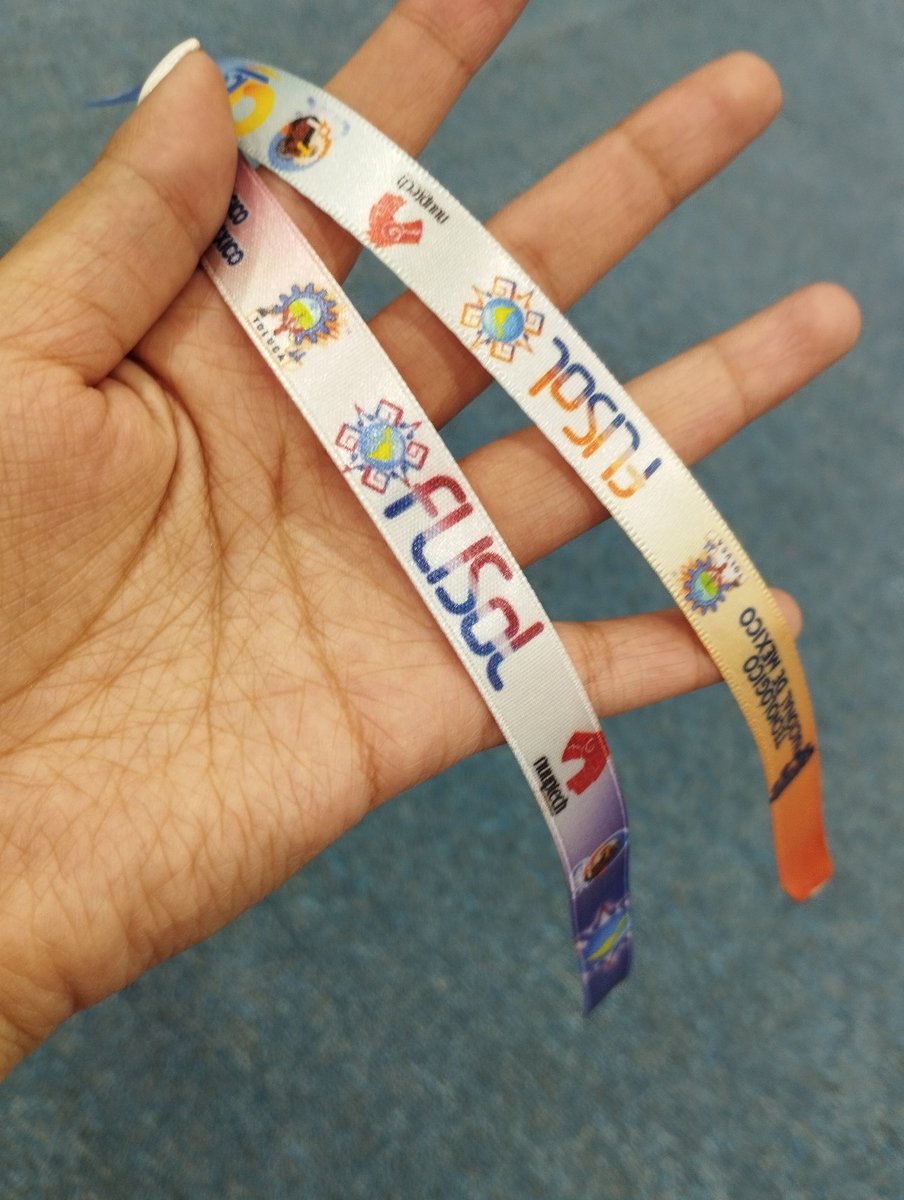FlisolIttoluca's tweet photo. Los que llegan temprano tienen pulsera 💙✨

#FLISOL https://t.co/mCFQOkrpxg