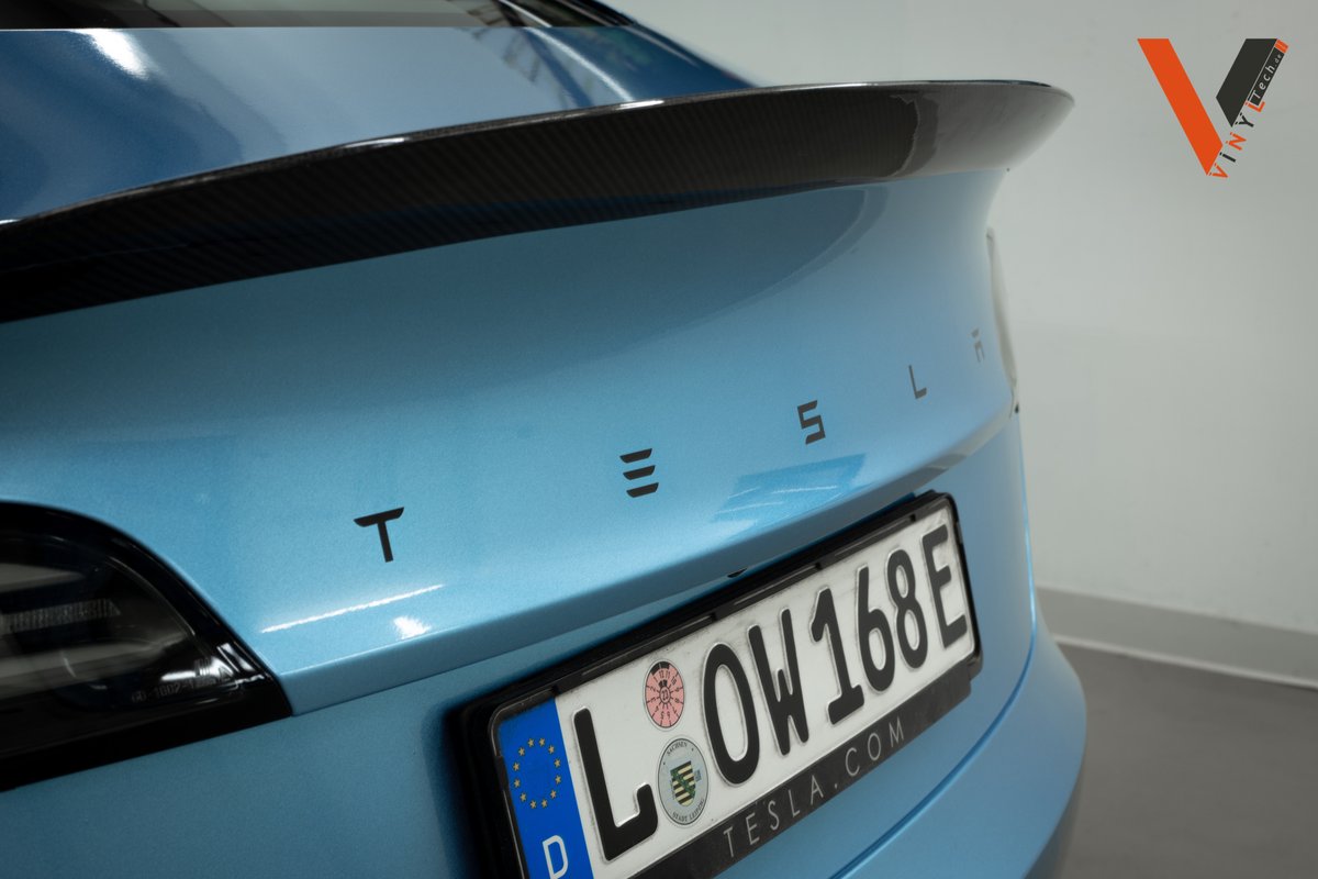 Brunne_hb's tweet photo. #Tesla #Model3 von @jonahplank nochmal in voller Pracht! ๐คค Wer von euch kann sich noch an die alte Folie erinnern? Was gefรคllt euch mehr, das neue #JetstreamBlue oder doch das Gloss #EmeraldGreen? ๐ https://t.co/as1gKgMQRY