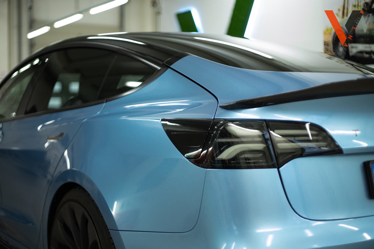 Brunne_hb's tweet photo. #Tesla #Model3 von @jonahplank nochmal in voller Pracht! ๐คค Wer von euch kann sich noch an die alte Folie erinnern? Was gefรคllt euch mehr, das neue #JetstreamBlue oder doch das Gloss #EmeraldGreen? ๐ https://t.co/as1gKgMQRY