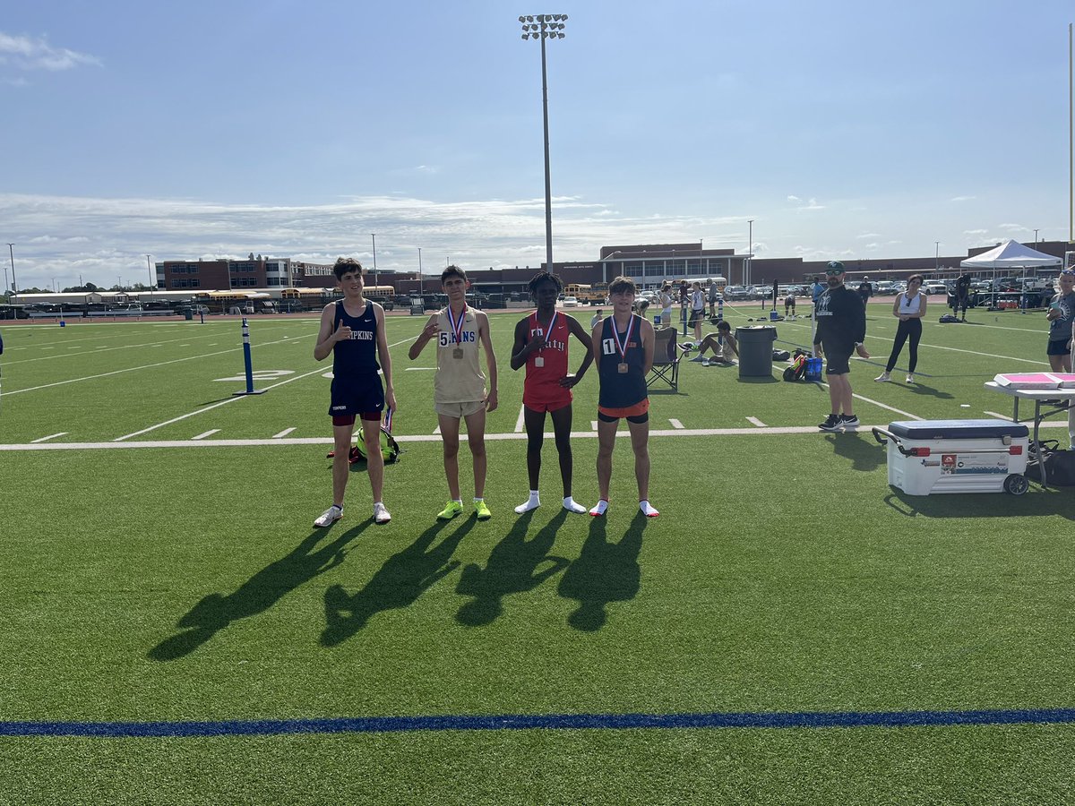 elkins_xc's tweet photo. Congratulations to Zachariah Morin for winning the area 3200m Championship in a personal record of 9:23. @TrackElkins @FBISDAthletics @CwardElkinsHS https://t.co/Yqk6G2O54R