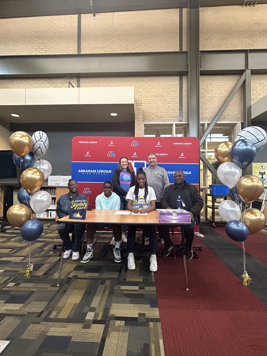 Congratulations to Azaria Green who signed to play volleyball at College of St Mary’s next fall!!