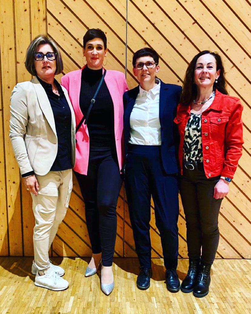 Unsere Nationalratskandidatinnen
sind parat für den Frauenlauf ins Bundeshaus!
Als Präsidentin Die Mitte Frauen Oberwallis freue ich mich auf die Wahlkampagne 🧡💙
<a href="/mitteoberwallis/">Die Mitte Oberwallis</a> 
<a href="/MitteFrauenCH/">Die Mitte Frauen Schweiz</a> 
<a href="/CentreFemmesCH/">Le Centre Femmes Suisse</a> 
<a href="/Mitte_Centre/">Die Mitte – Le Centre</a> 
#PolitikCH #DieMittestärken #WahlCH23