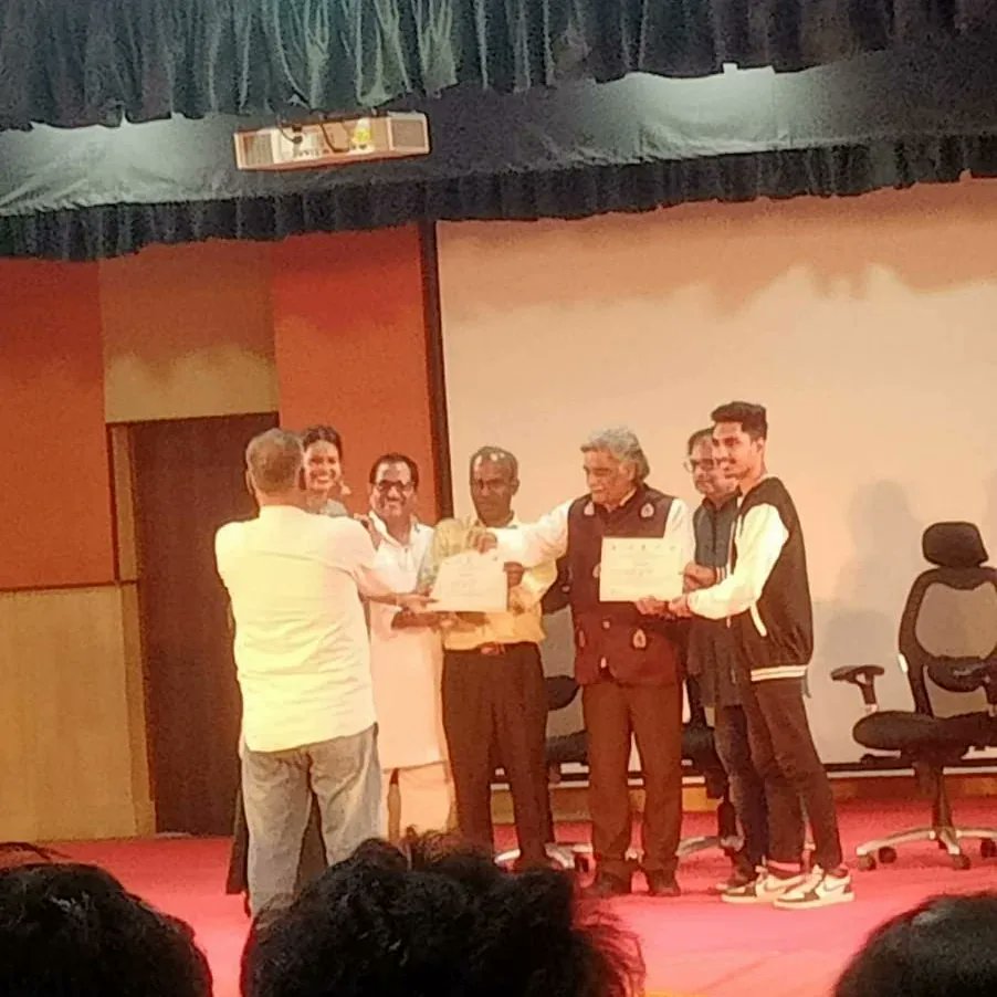 iihtbargarh's tweet photo. Students of IIHT Bargarh
secured 1st position in POSTER PRESENTATION and 2nd position in FASHION SHOW conducted  during the NATIONAL LEVEL TECHNICAL SYMPOSIUM "HANDTEX FEST" organized @iihtvns

@TexMinIndia @indhandloom @iihtguwahati @iiht_fulia @iiht_jodhpur @HTH_Odisha @ANI https://t.co/YkD3bSQEZl