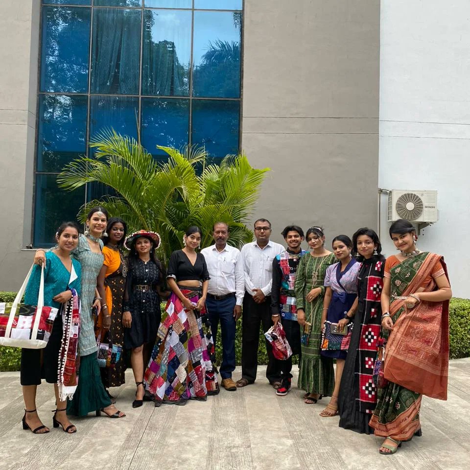 iihtbargarh's tweet photo. Students of IIHT Bargarh
secured 1st position in POSTER PRESENTATION and 2nd position in FASHION SHOW conducted  during the NATIONAL LEVEL TECHNICAL SYMPOSIUM "HANDTEX FEST" organized @iihtvns

@TexMinIndia @indhandloom @iihtguwahati @iiht_fulia @iiht_jodhpur @HTH_Odisha @ANI https://t.co/YkD3bSQEZl