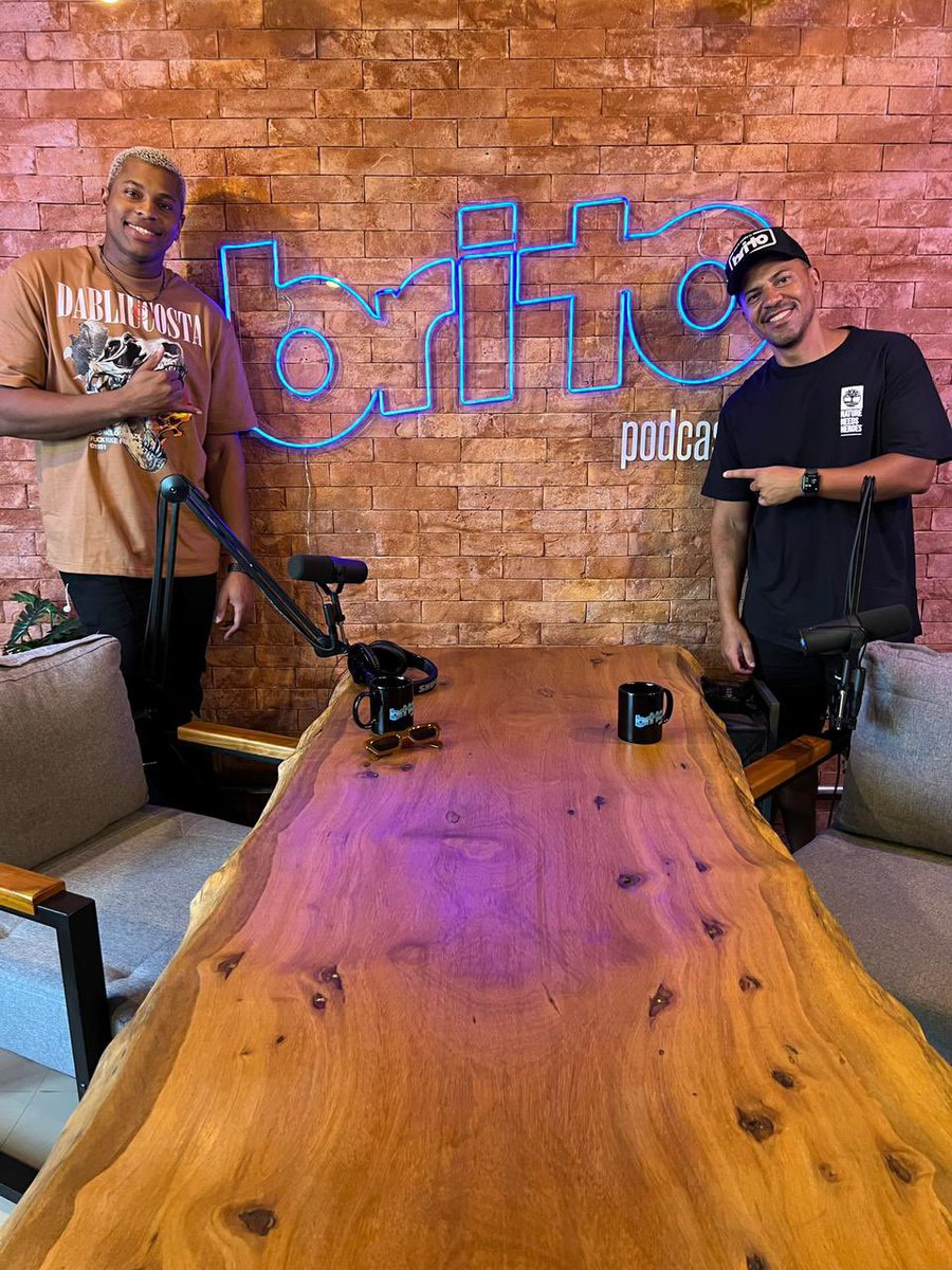 ErickJordan's tweet photo. Saiu pessoal 🤩
disponível no canal oficial do meu parceiro @leandrobrito_oficial! 

Teve muita conversa, muita resenha, muita música pra vocês 😮‍💨

Espero todo mundo assistindo, curtindo, comentando! 

Me contem o que acharam 💥🔥 https://t.co/HLYC2YDzW6