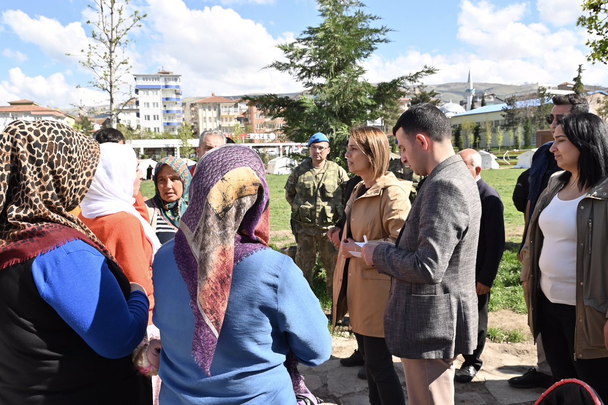 📍Malatya Millet Bahçesi Çadır Kent

#RamazanBayramı nedeniyle #Malatya’ya görevlendirilen Valimiz İnci Sezer Becel, Malatya Millet Bahçesi Çadır Kenti ziyaret etti.
⤵️