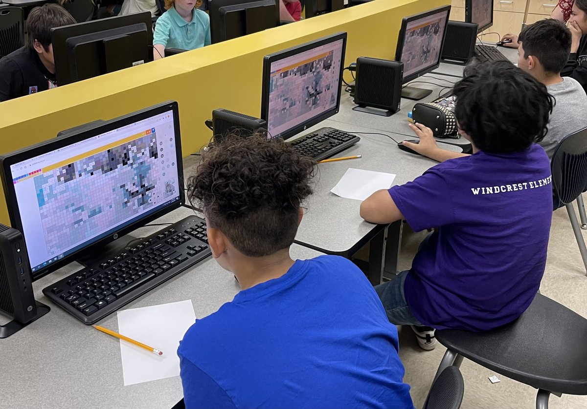 WindcrestLib's tweet photo. Having fun w/ Stick Together virtual sticker boards. Lots of teamwork going on around here. Students loved it! https://t.co/kthrZsaEXD