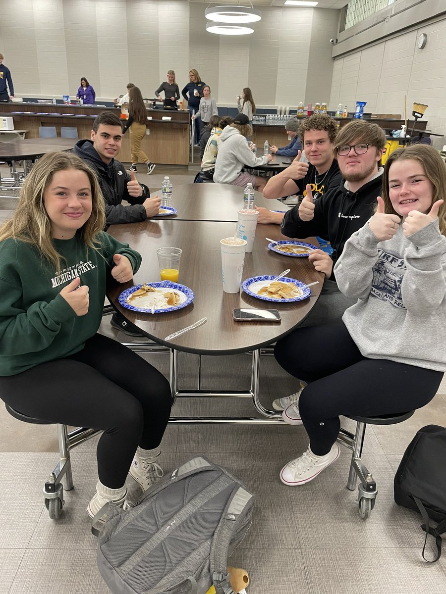 ClawsonNhs's tweet photo. Pancake breakfast was a success!! 🥞🥞
Thank you to all volunteers and participants — with your help, NHS was able to raise $555 for a multitude of charities! https://t.co/5QBYF2sOUq