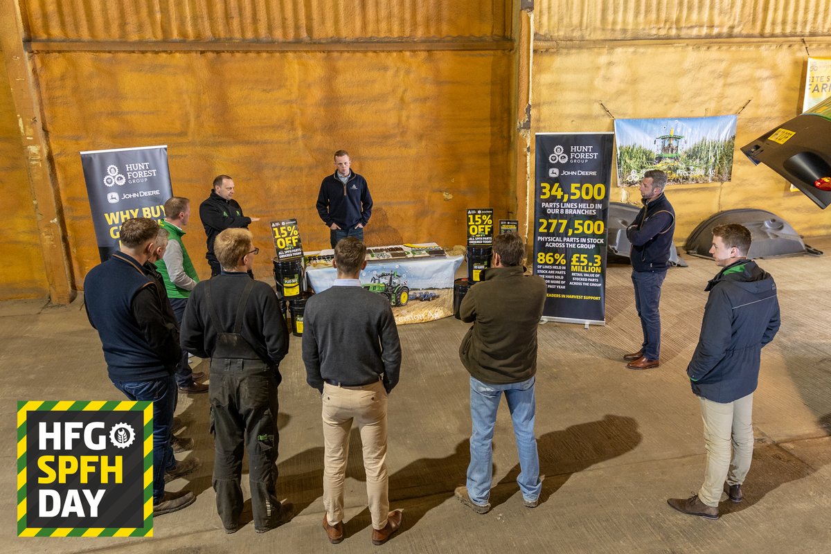 HuntForestGroup's tweet photo. 𝗦𝗣𝗙𝗛 &amp; 𝗛𝗮𝗿𝘃𝗲𝘀𝘁𝗟𝗮𝗯 𝗖𝘂𝘀𝘁𝗼𝗺𝗲𝗿 𝗗𝗮𝘆 🌾🌽
A great team effort setting up for our showcase SPFH &amp; HarvestLab Customer Day last week at Dillington Estate. #foragerfriday #forager #harvestlab #johndeere #huntforestgroup #farm #farming #agriculture #farmlife https://t.co/bEuL05MbFQ