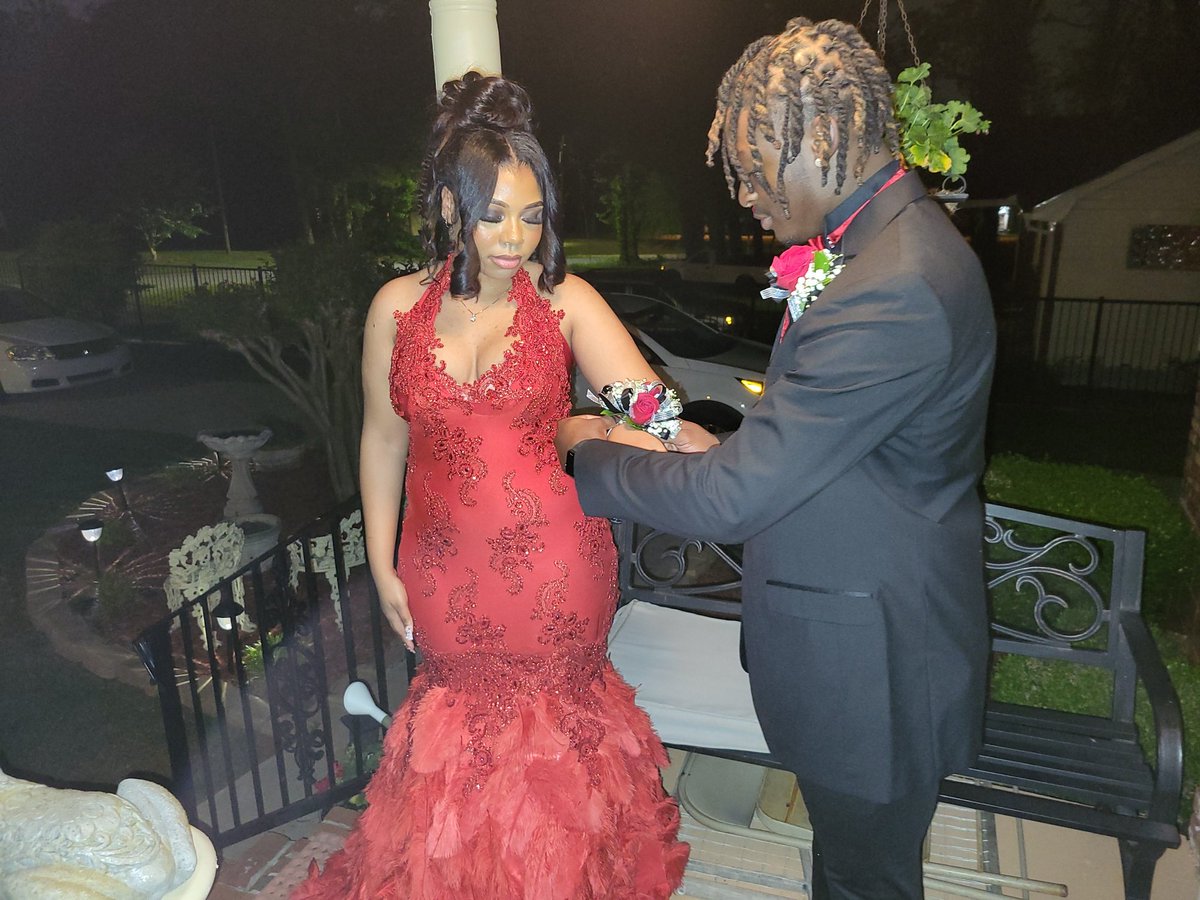 aprilmalcom25's tweet photo. From UC 2023 Spring Game to CGHS Prom ..Senior/Freshman 🥰
#BarryJackson #ActionJackson https://t.co/742FpdEJPQ