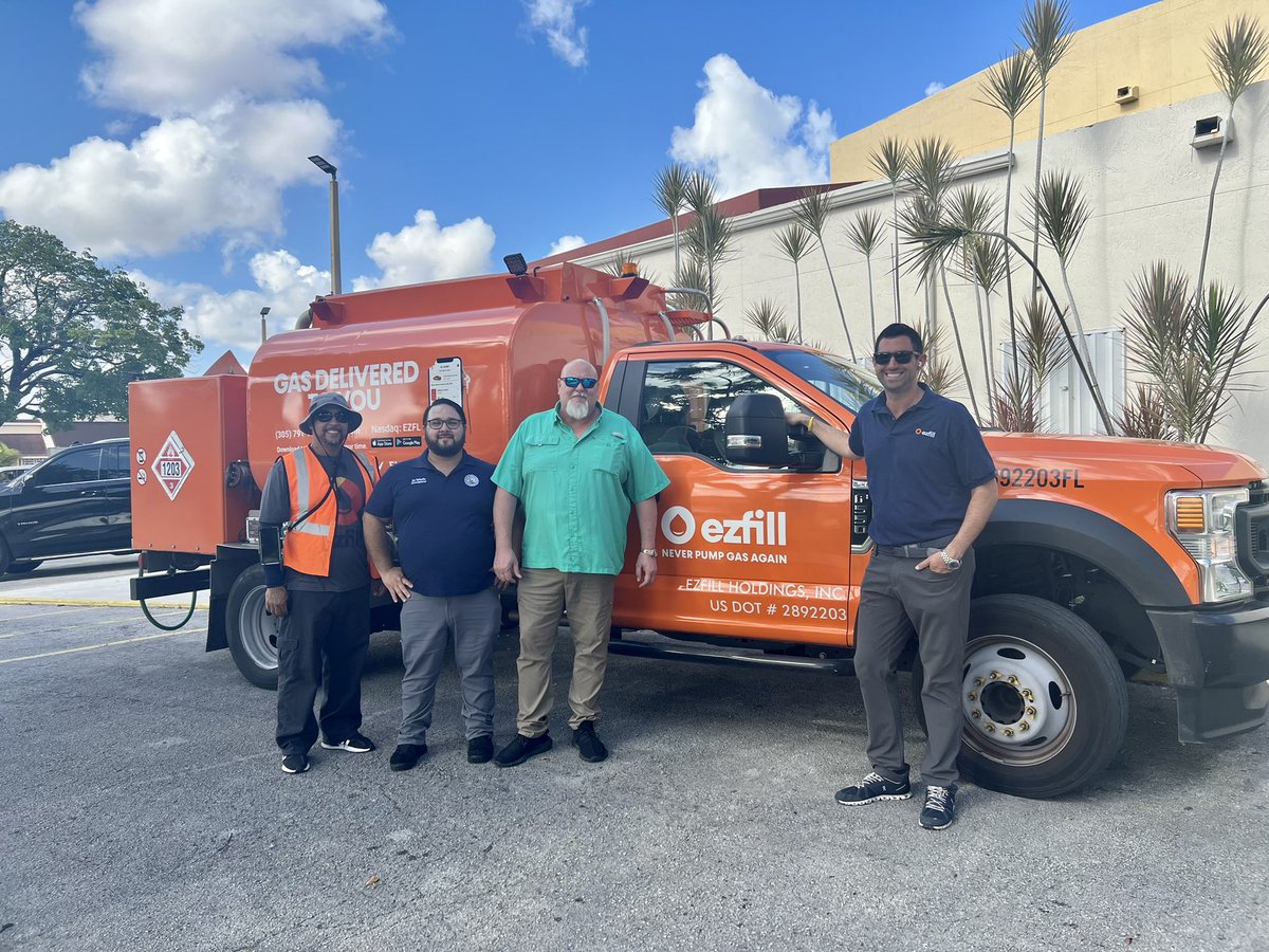 SweetwaterMayor's tweet photo. Helping our community have access to much-needed resources is what it is all about. 

With the amazing help of @ezfillgas we have been able to service our community’s vehicles after recent gas shortages have made filling up a tank difficult! https://t.co/sYxAnbosRm