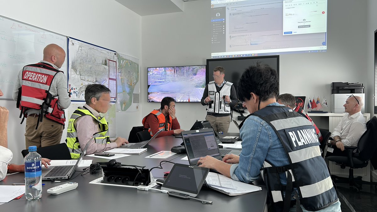 ATRISC's tweet photo. @iterorg pilote ses événements de crise en s'appuyant sur le référentiel de l'Incident Command System dans un contexte international.
(exercice préparé par ATRISC)
Bravo à Christophe Ramu et son équipe ! 👏
On peut noter l'emploi de @PCdeCrise (@pascal_flamand)

#gescrise https://t.co/NeFjZ669lc