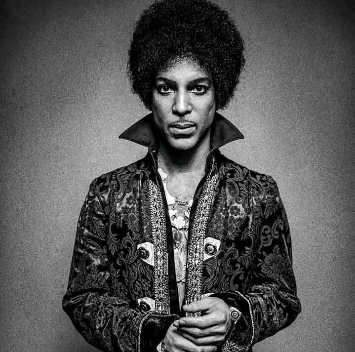 cinespectarte's tweet photo. El grandioso #Prince nos dejaba fisicamente un día como hoy hace siete años 😢🎧💿 https://t.co/4psE7xDVDC