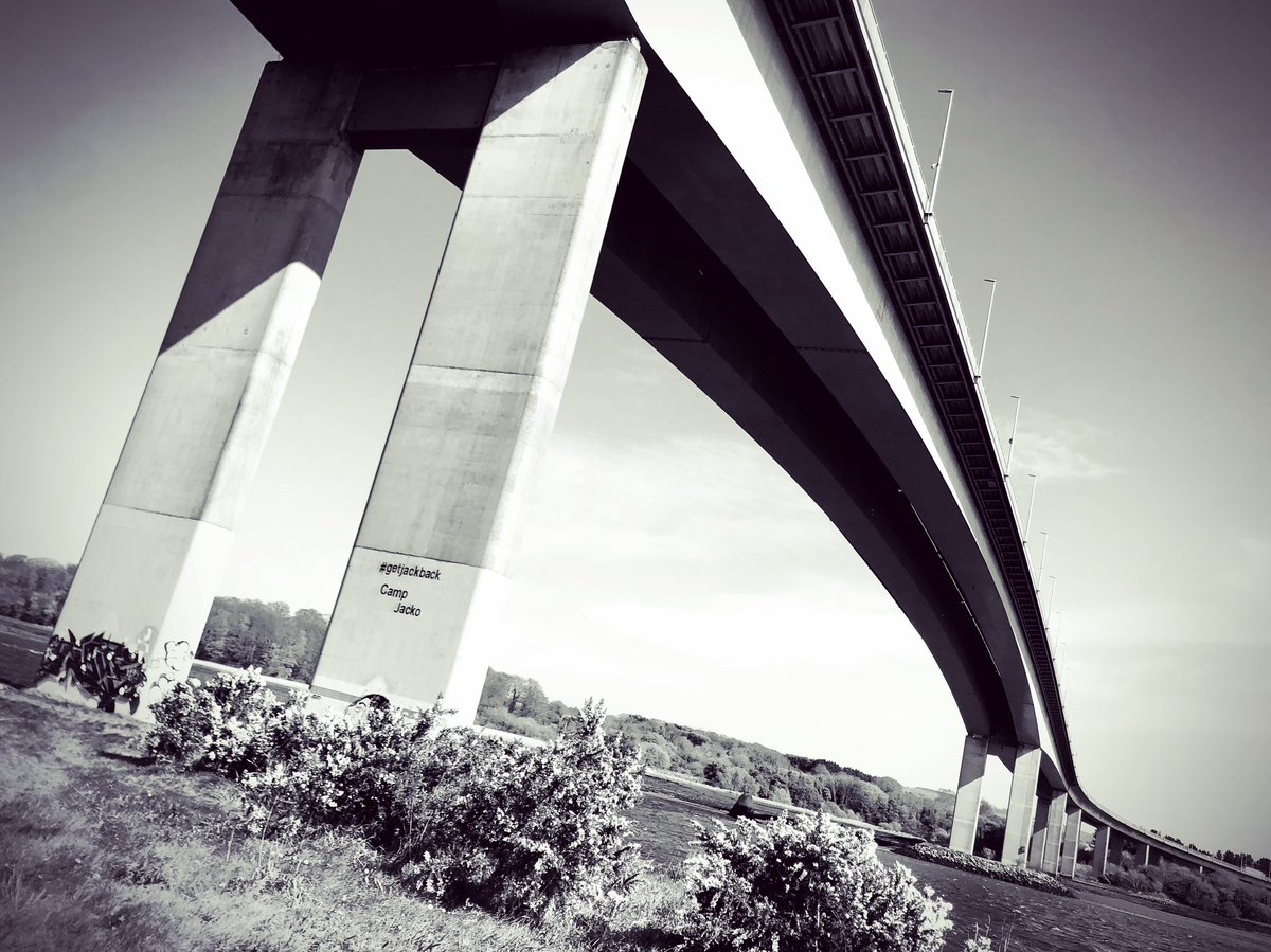 spill3's tweet photo. #foylebridge #derry #thewalledcity #riverfoyle https://t.co/IbzyiXi0ZD