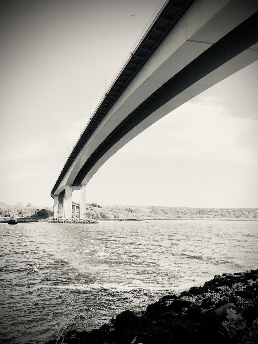 spill3's tweet photo. #foylebridge #derry #thewalledcity #riverfoyle https://t.co/IbzyiXi0ZD