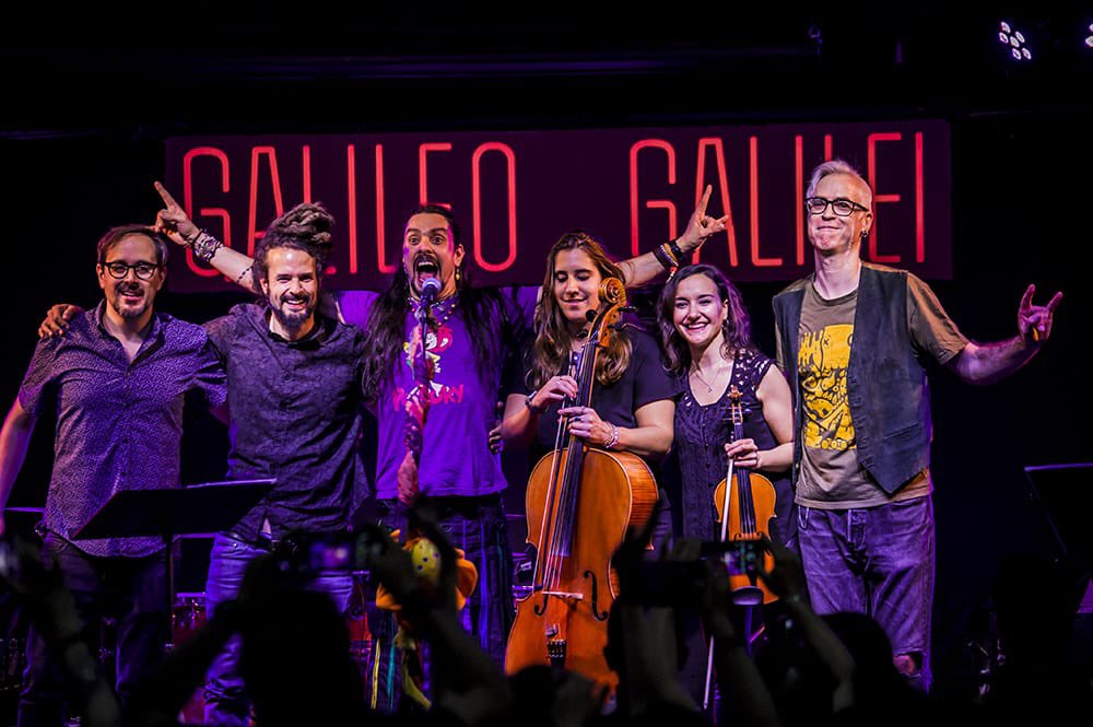 RashCanta's tweet photo. Muchas gracias a todos los asistentes y colaboradores que me acompañasteis anoche en la presentación de mi nuevo disco #rabiapositiva en @salagalileo, fue muy emocionante y llena de energía!!

@backgnoise  #nuevodisco #musica https://t.co/AwcH0m5GHy