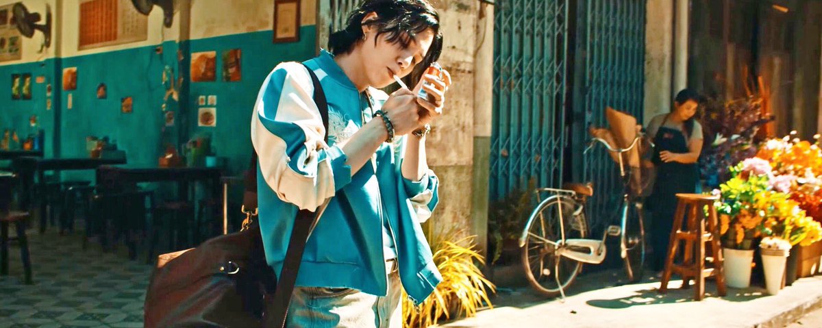 sunflowercharts's tweet photo. #SUGA: Road to D-DAY

“ไอดอลน่ะ เราไม่ต้องก่ออาชญากรรม หรือทำอะไรที่เป็นประเด็นขัดแย้ง คนก็เอาไปกระพือจนเป็นเรื่องใหญ่และตัดสินเราได้แล้ว พวกนั้นคิดอะไร ผมไม่เคยเข้าใจครับ ผมไม่เคยก่อเรื่องหรอกนะ อย่างตอนที่ไอดอลสูบบุหรี่ในมิวสิกวิดีโอ อย่างผมถูกวิจารณ์เรื่องพวกนี้”

#RoadToDDAY https://t.co/H8DuSby58u