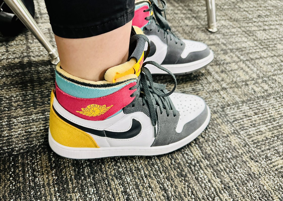 Amber_PR_Info's tweet photo. Board Learning Walk opportunities in @ArcadiaUnified are so very special, and I’m happy to keep the Arcadia Unified PIO Office #FunShoeFriday efforts going! @RyanPForan , let’s see your kicks! 👟 🤩 https://t.co/4y3tRbvE1A