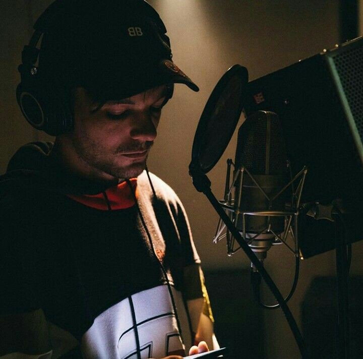 LouisTPy's tweet photo. 🚨| Los medios han comenzado a hablar acerca del saboteo hacia la carrera de Louis!

— “Louis Tomlinson habría sido más exitoso pero sabotearon su carrera desde One Direction”
📎: https://t.co/dnFR11FWiL https://t.co/Gq6s9ipohp