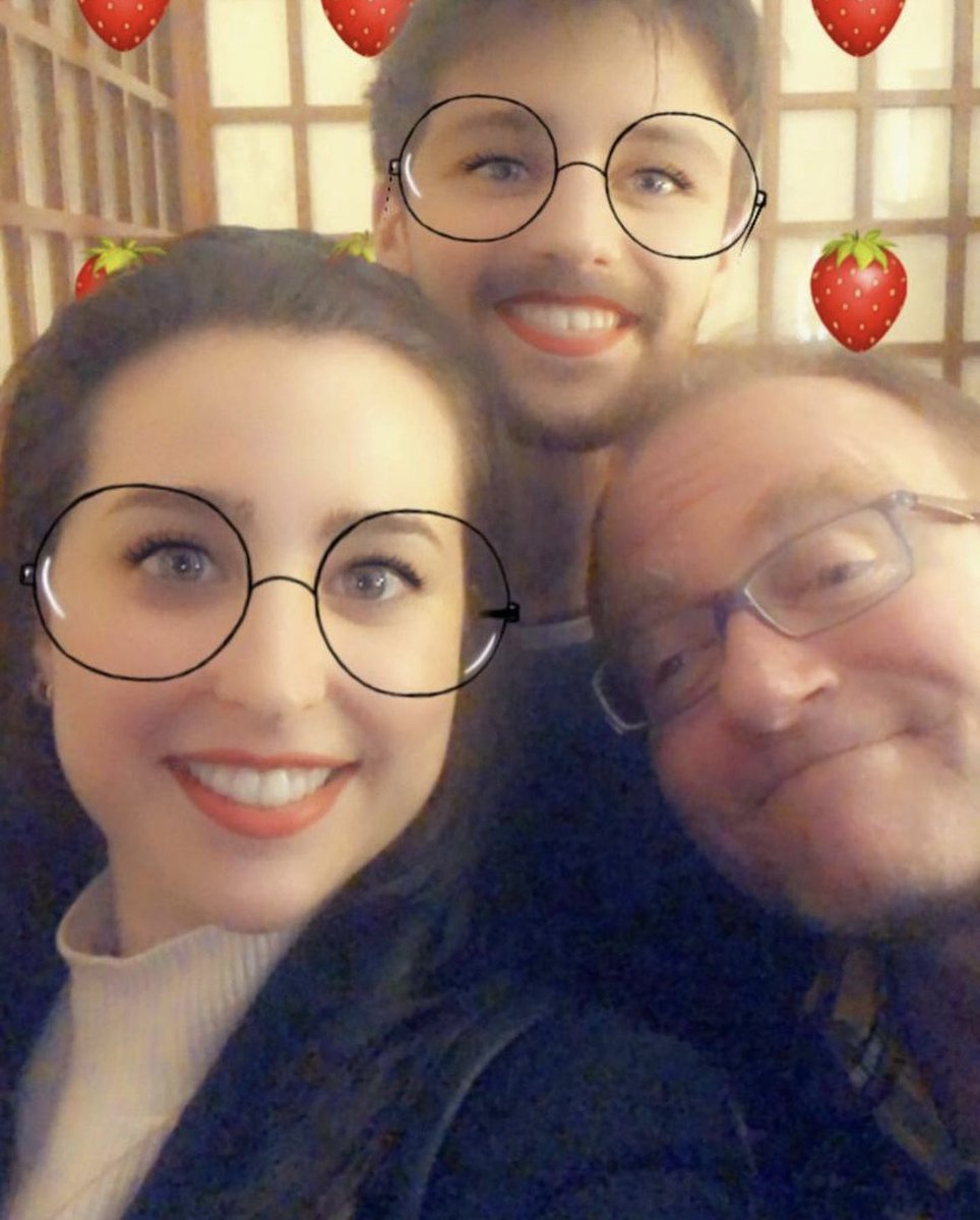 MarioGaranz's tweet photo. No tengo palabras para expresar la tristeza que siento ahora mismo por haberte perdido Jesús.
Siempre seré tu “capullín” y tú siempre serás “mi chico Bond favorito”.
Gracias por todo tu talento y amor, y gracias por dejarme ser parte de tu vida.

Te quiero amigo mío 🌹 https://t.co/gixzy2U3HH