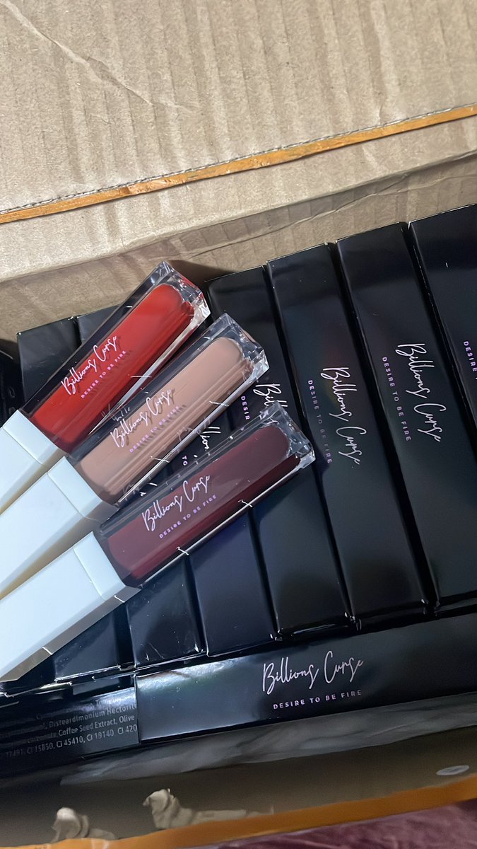 I can’t reach my mom on the phone I want to tell her that my first batch of lipstick has arrived! I finally have a make up brand in my name!! I can’t stop crying 🥺😂