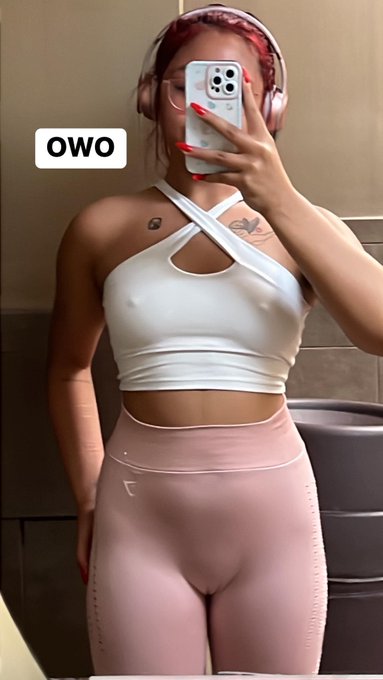 I <3 going to the gym w tight ass fitness clothes hopefully the pervs here are more motivated by my camel