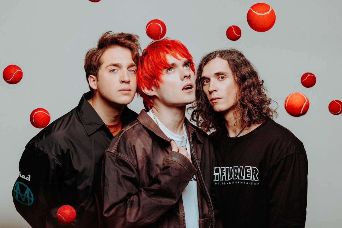 Huge congratulations to Waterparks (<a href="/waterparks/">WATERPARKS</a>), who claim a career-best with Intellectual Property this week ❤

Check our your brand-new Albums Chart highlights here: officialcharts.com/chart-news/met…